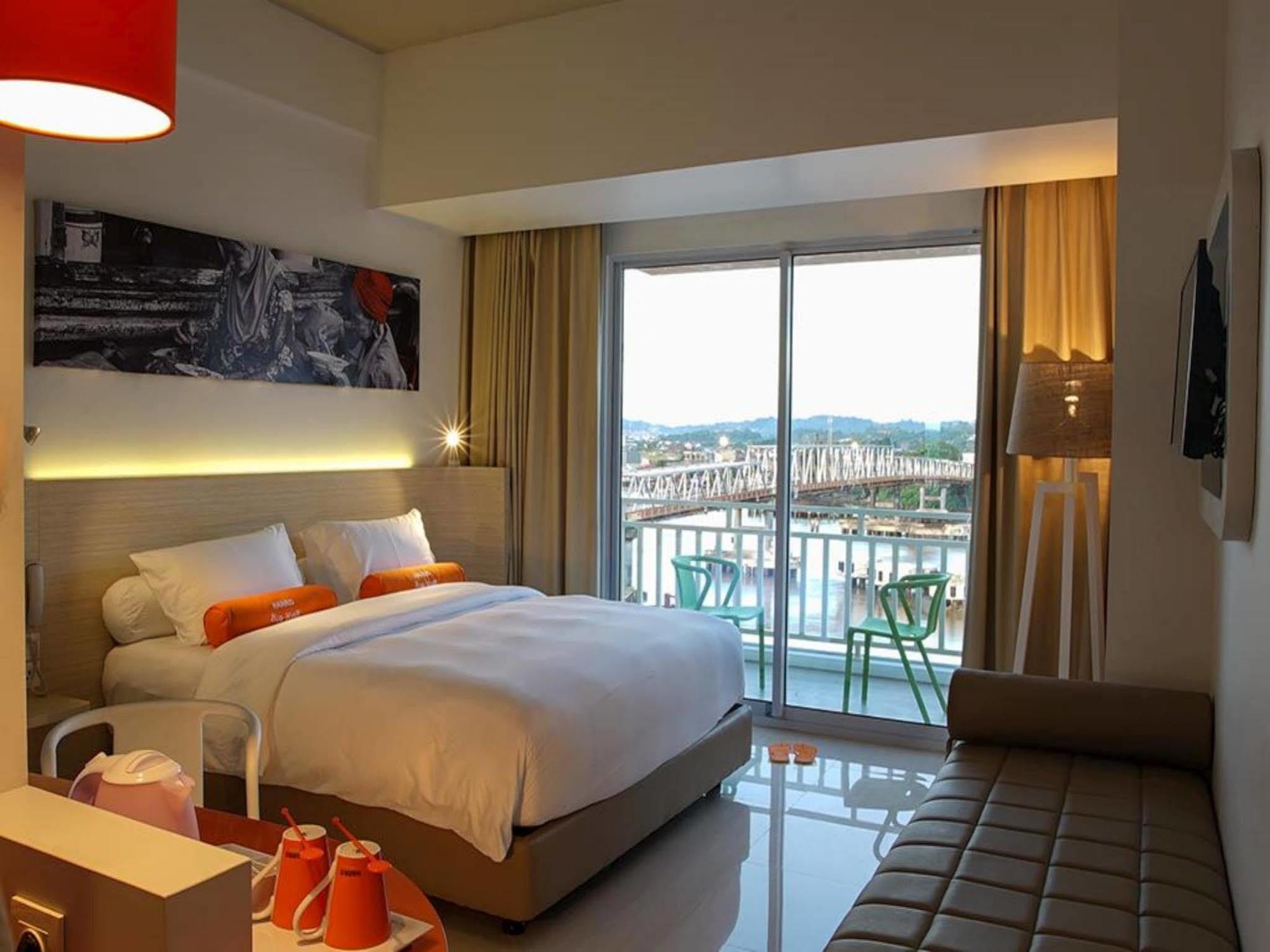 Harris Hotel Самаринда Экстерьер фото